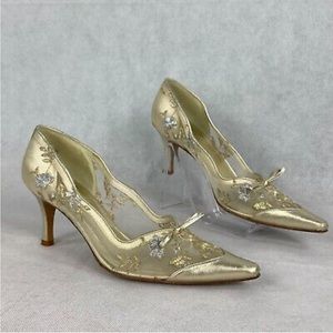 STUART WEITZMAN Gold Fairycore Emboridered Bow Kitten Heels
